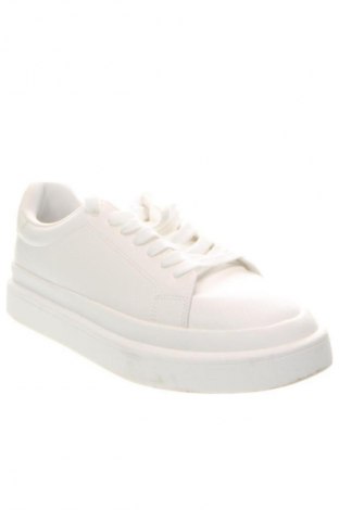 Obuwie męskie Pull&Bear, Rozmiar 43, Kolor Biały, Cena 127,99 zł