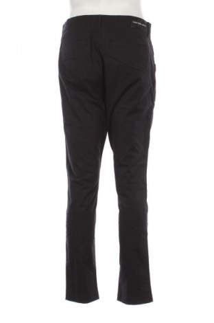 Pantaloni de bărbați Calvin Klein Jeans, Mărime M, Culoare Negru, Preț 406,99 Lei