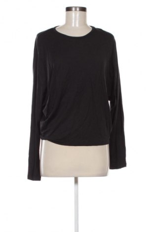 Piżama
 Calvin Klein, Rozmiar S, Kolor Czarny, Cena 265,99 zł