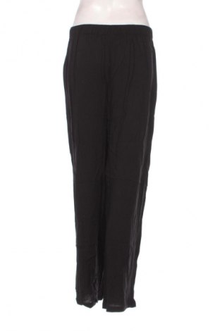 Piżama
 Calvin Klein, Rozmiar S, Kolor Czarny, Cena 302,99 zł