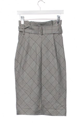Пола H&M, Размер XS, Цвят Многоцветен, Цена 23,99 лв.