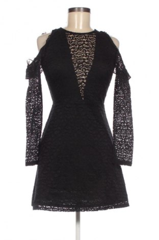 Šaty  Bershka, Velikost S, Barva Černá, Cena  367,00 Kč