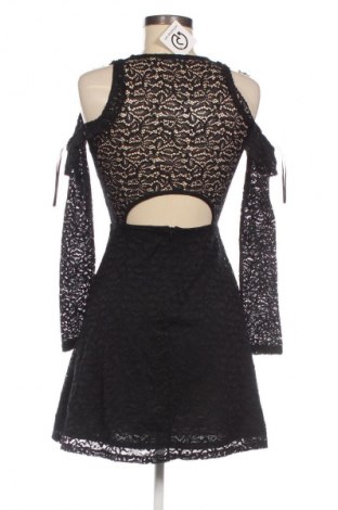 Šaty  Bershka, Velikost S, Barva Černá, Cena  367,00 Kč