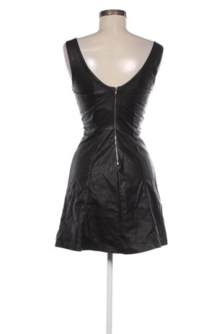 Φόρεμα Bershka, Μέγεθος S, Χρώμα Μαύρο, Τιμή 14,83 €