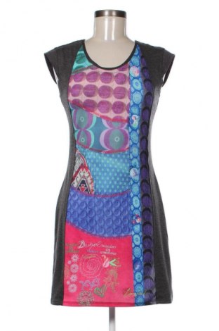 Рокля Desigual, Размер S, Цвят Многоцветен, Цена 42,07 лв.