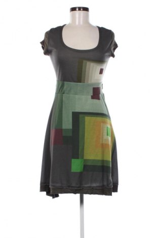 Šaty  Desigual, Veľkosť M, Farba Viacfarebná, Cena  41,98 €