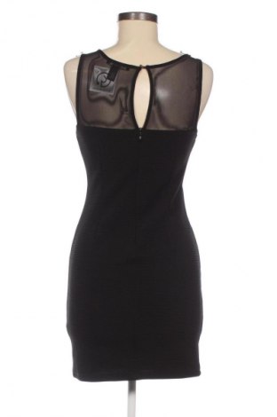 Kleid Forever 21, Größe M, Farbe Schwarz, Preis 28,13 €