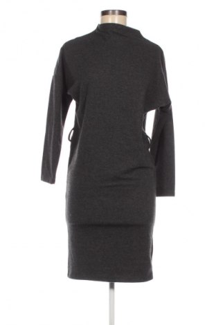 Kleid Mohito, Größe XS, Farbe Grau, Preis € 23,59