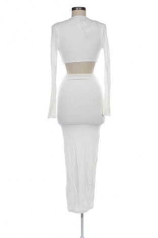 Kleid Pretty Little Thing, Größe XS, Farbe Ecru, Preis € 23,53