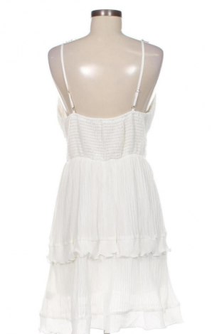 Φόρεμα SHEIN, Μέγεθος M, Χρώμα Εκρού, Τιμή 15,00 €