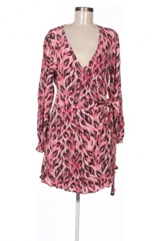 Kleid Silvian Heach, Größe M, Farbe Mehrfarbig, Preis 41,98 €