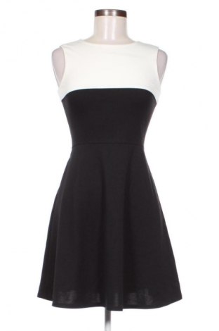Kleid Uniqlo, Größe S, Farbe Mehrfarbig, Preis € 55,20