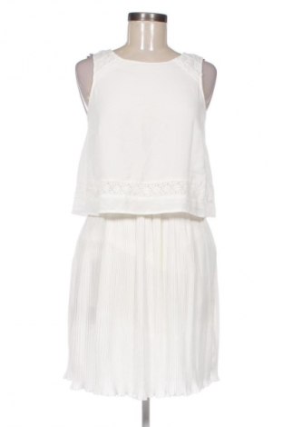 Рокля Vero Moda, Размер S, Цвят Бял, Цена 22,99 лв.