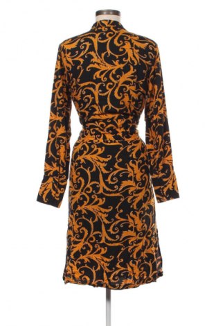Kleid Y.A.S, Größe M, Farbe Mehrfarbig, Preis 42,05 €