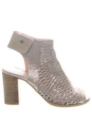 Sandalen Daniele Gilardo, Größe 38, Farbe Silber, Preis 28,13 €
