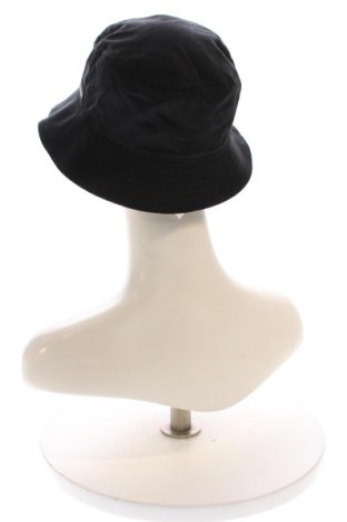 Čepice  Calvin Klein, Barva Černá, Cena  769,00 Kč