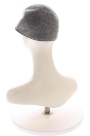 Čepice  H&M Divided, Barva Šedá, Cena  178,00 Kč