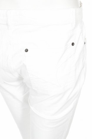 Дамски панталон, Размер M, Цвят Бял, Цена 44,00 лв.