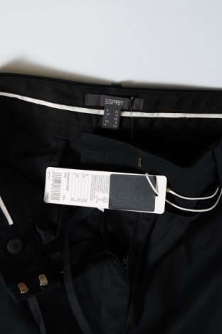 Дамски къс панталон Esprit, Размер S, Цвят Черен, Цена 35,60 лв.