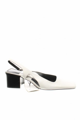 Γυναικεία παπούτσια Zara, Μέγεθος 40, Χρώμα Λευκό, Γνήσιο δέρμα, Τιμή 23,27 €