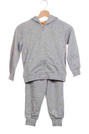 Kinder Trainingsanzug, Größe 4-5y/ 110-116 cm, Farbe Grau, 60% Baumwolle, 40% Polyester, Preis 18,40 €