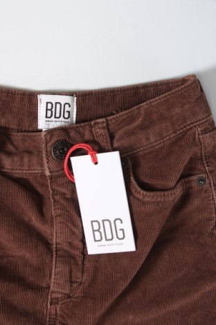 Дамски къс панталон BDG, Размер XXS, Цвят Кафяв, Цена 8,64 лв.