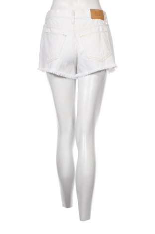 Дамски къс панталон BDG, Размер M, Цвят Бял, Цена 9,36 лв.