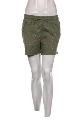 Дамски къс панталон Chattawak, Размер S, Цвят Зелен, Цена 15,12 лв.