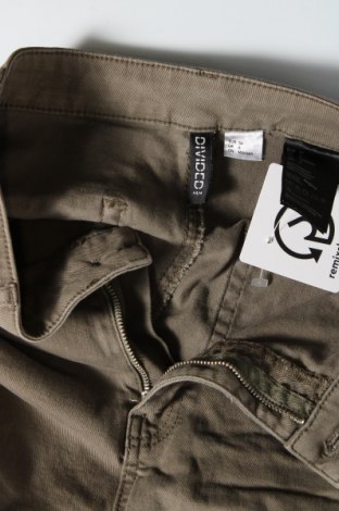 Pantaloni scurți de femei H&M Divided, Mărime S, Culoare Verde, Preț 24,85 Lei