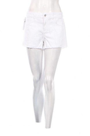 Дамски къс панталон Ltb, Размер M, Цвят Бял, Цена 9,36 лв.