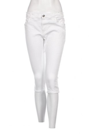 Дамски къс панталон ONLY, Размер L, Цвят Бял, Цена 18,80 лв.