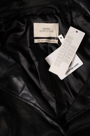 Дамско кожено яке Urban Outfitters, Размер S, Цвят Черен, Цена 48,96 лв.