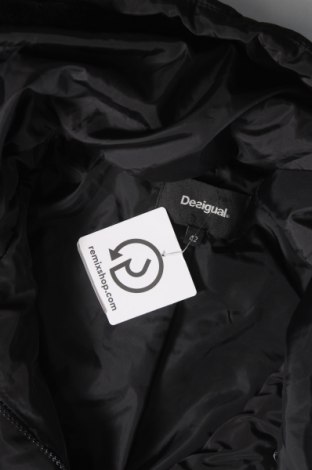 Дамско яке Desigual, Размер L, Цвят Черен, Цена 124,50 лв.