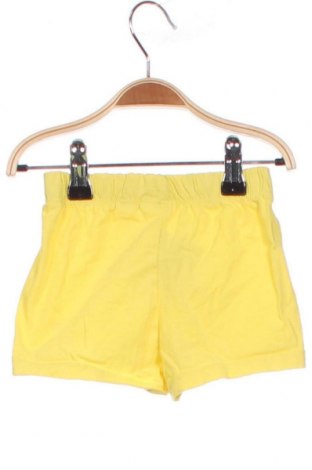 Kinder Shorts, Größe 3-6m/ 62-68 cm, Farbe Gelb, Preis 2,49 €