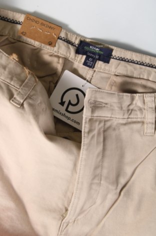 Pantaloni de bărbați Kiabi, Mărime L, Culoare Bej, Preț 151,32 Lei