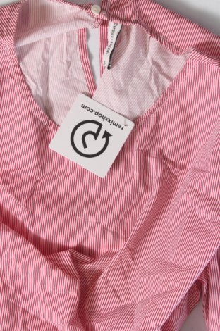 Damen Shirt Bershka, Größe M, Farbe Rot, Preis € 3,99