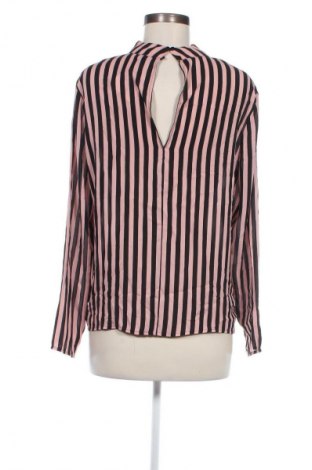 Damen Shirt Gina Tricot, Größe M, Farbe Mehrfarbig, Preis 3,99 €