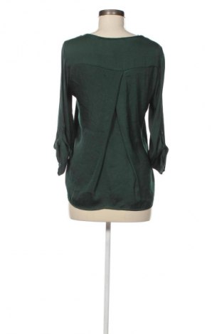 Damen Shirt Stradivarius, Größe M, Farbe Grün, Preis € 3,99