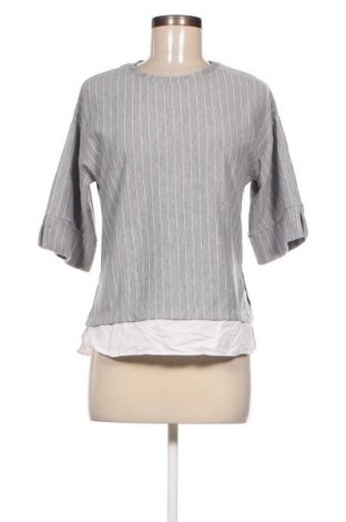 Damen Shirt Stradivarius, Größe S, Farbe Grau, Preis 3,49 €