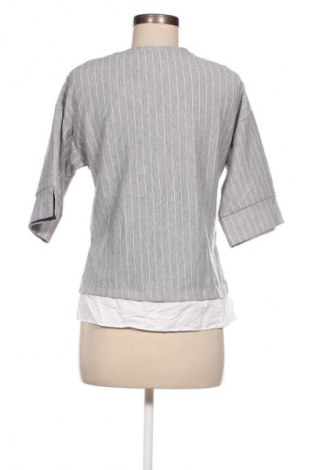 Damen Shirt Stradivarius, Größe S, Farbe Grau, Preis 3,49 €