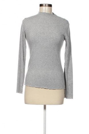 Damen Shirt Stradivarius, Größe M, Farbe Grau, Preis 13,49 €