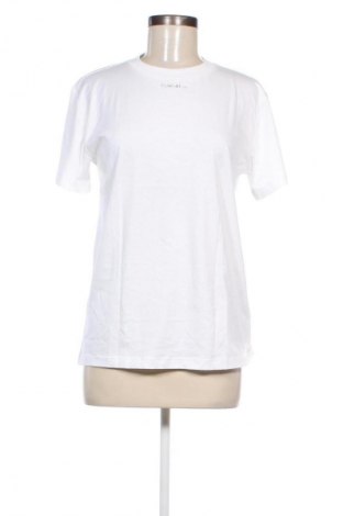 Γυναικείο t-shirt Calvin Klein, Μέγεθος M, Χρώμα Λευκό, Τιμή 31,99 €