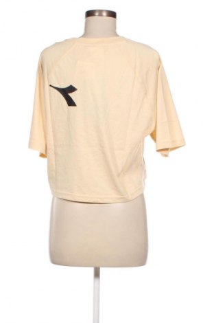 Γυναικείο t-shirt Diadora, Μέγεθος L, Χρώμα Κίτρινο, Τιμή 23,99 €