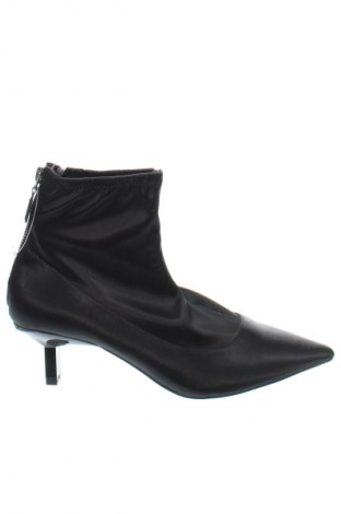 Damen Stiefeletten Bershka, Größe 37, Farbe Schwarz, Preis € 14,57