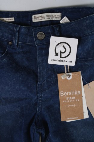 Γυναικείο Τζίν Bershka, Μέγεθος XXS, Χρώμα Μπλέ, Τιμή 15,99 €