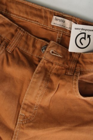 Γυναικείο Τζίν Bershka, Μέγεθος XS, Χρώμα  Μπέζ, Τιμή 8,49 €