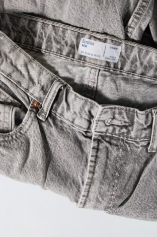 Damskie jeansy Bershka, Rozmiar M, Kolor Szary, Cena 46,99 zł