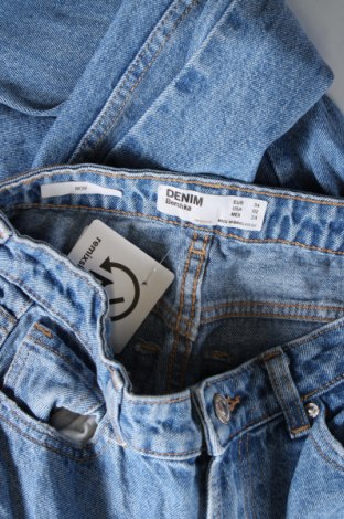 Γυναικείο Τζίν Bershka, Μέγεθος XS, Χρώμα Μπλέ, Τιμή 7,49 €