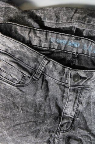 Дамски дънки Denim Co., Размер M, Цвят Сив, Цена 6,99 лв.