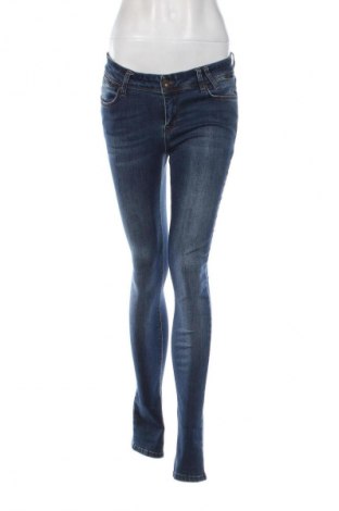 Damen Jeans Guess, Größe M, Farbe Blau, Preis 17,49 €